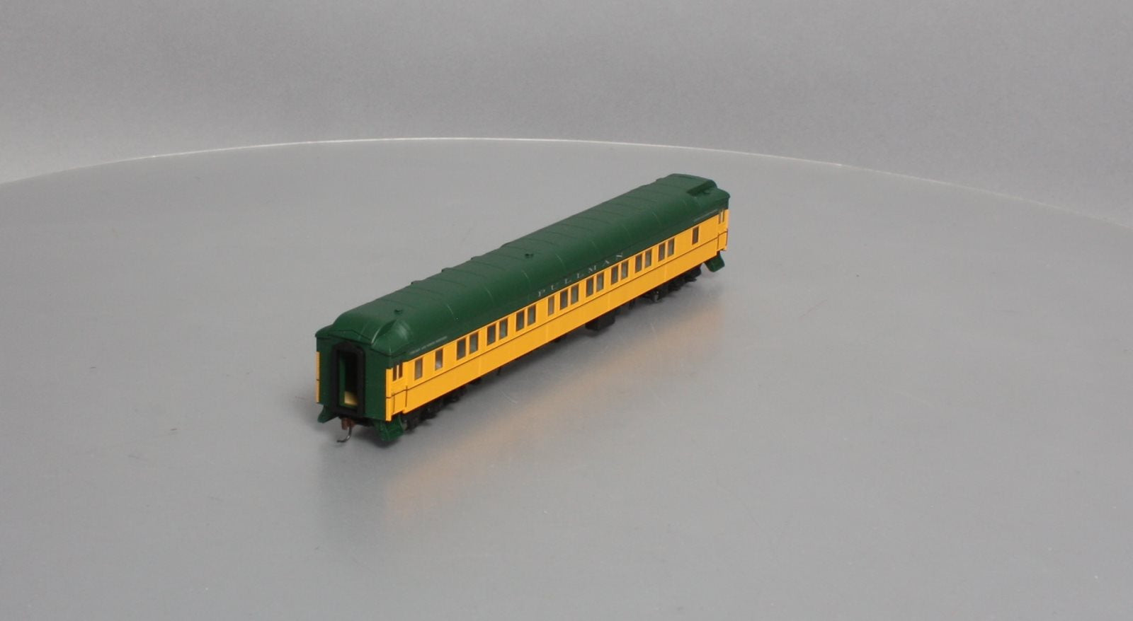 Walthers 932-10556 HO CNW Pullman Heavyweight 10-1-2 Plan Passenger Car #3585 LN/Box