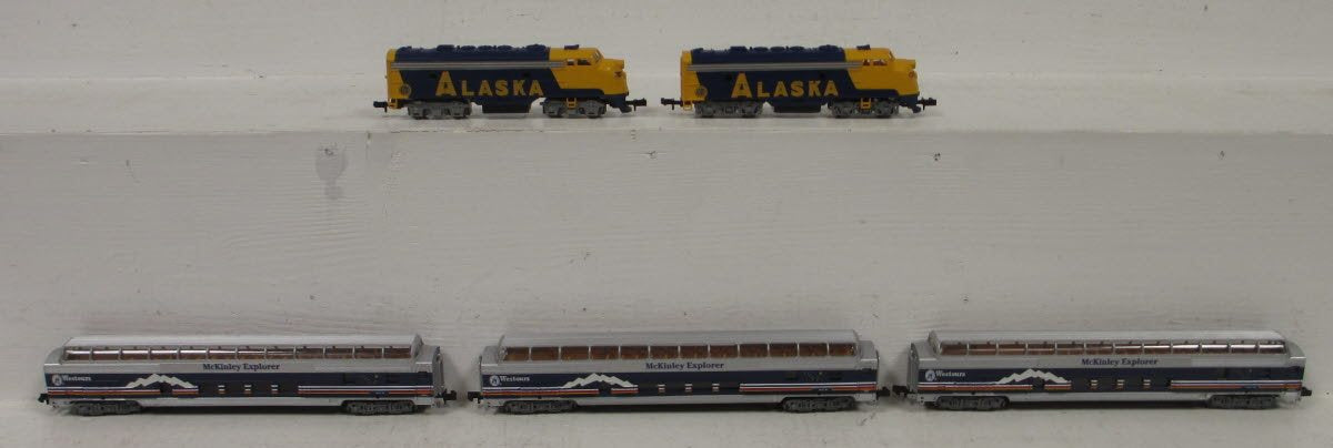Bachmann 24010 N Scale Alaska McKinley Explorer Diesel Starter Train Set MT/Box