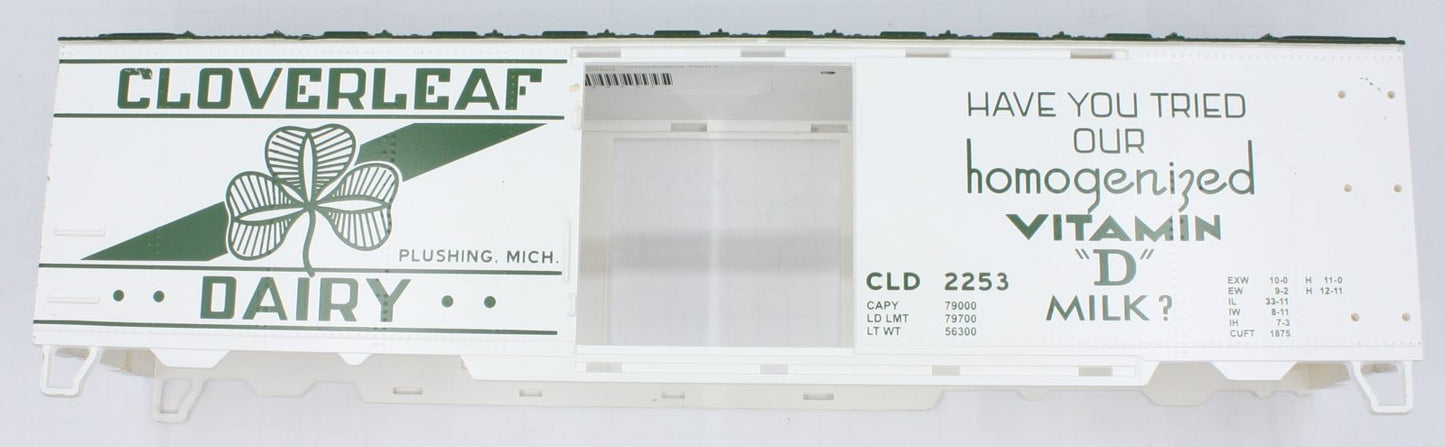 MTH 20-94037-1  Cloverleaf Dairy Reefer Car Shell