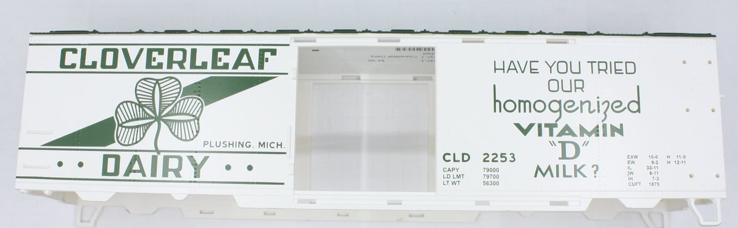 MTH 20-94037-1  Cloverleaf Dairy Reefer Car Shell