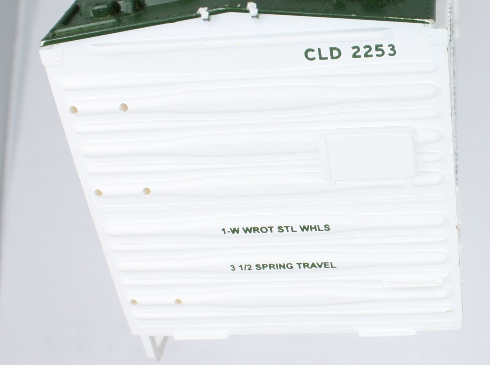 MTH 20-94037-1  Cloverleaf Dairy Reefer Car Shell
