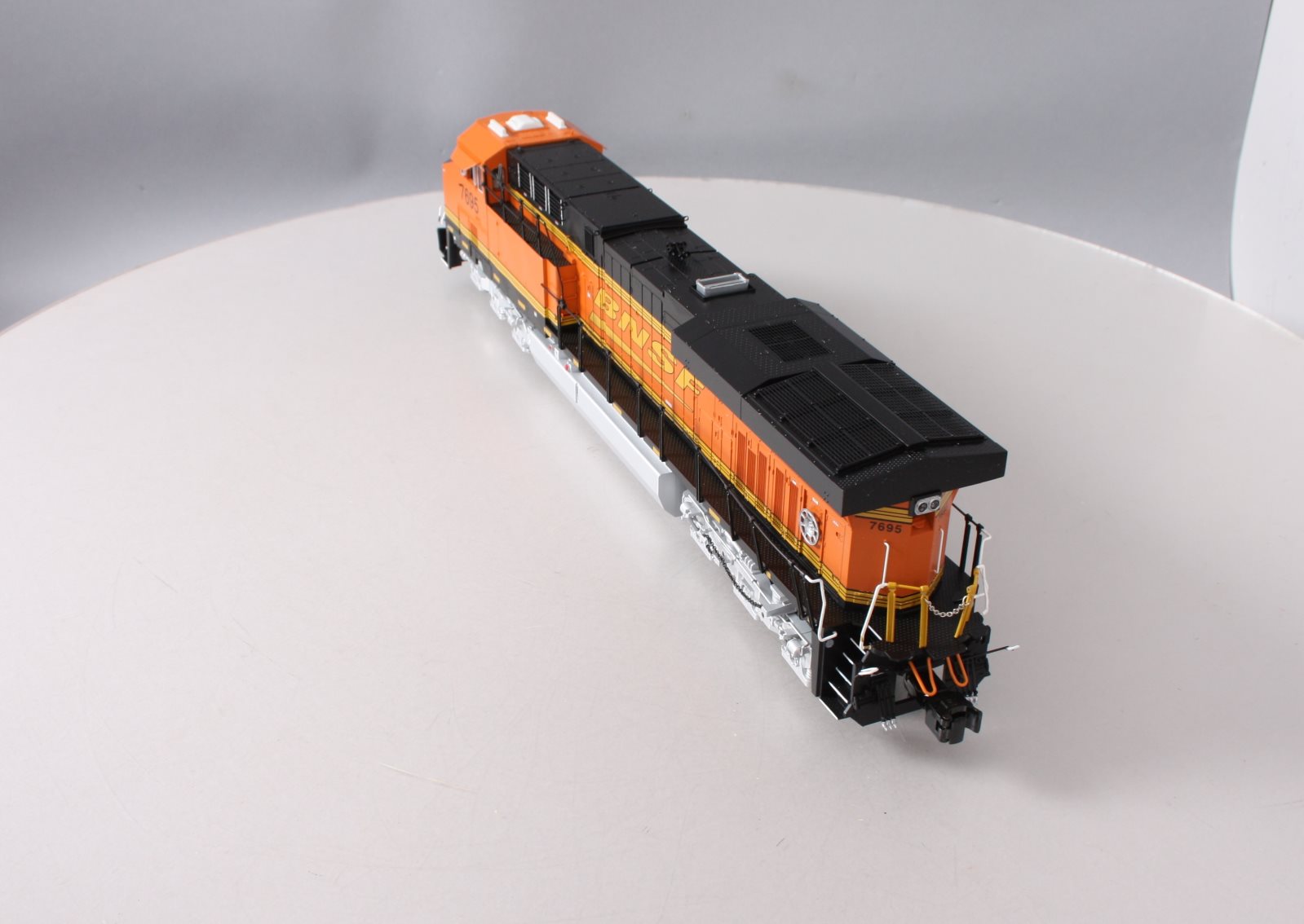 Lionel 6-82205 O BNSF 'Golden Swoosh' LEGACY ES44AC Diesel Locomotive #7695 EX/Box