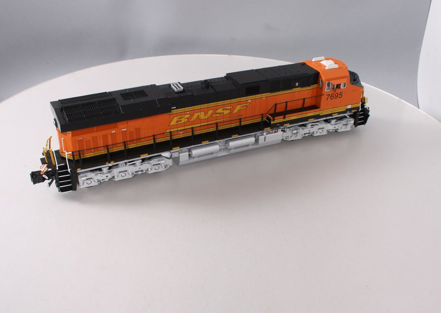 Lionel 6-82205 O BNSF 'Golden Swoosh' LEGACY ES44AC Diesel Locomotive #7695 EX/Box