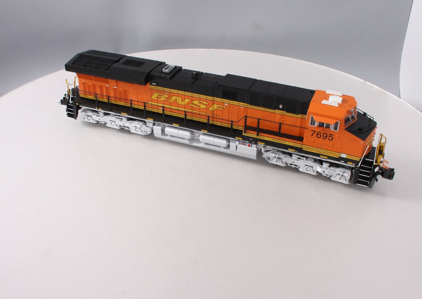 Lionel 6-82205 O BNSF 'Golden Swoosh' LEGACY ES44AC Diesel Locomotive #7695 EX/Box