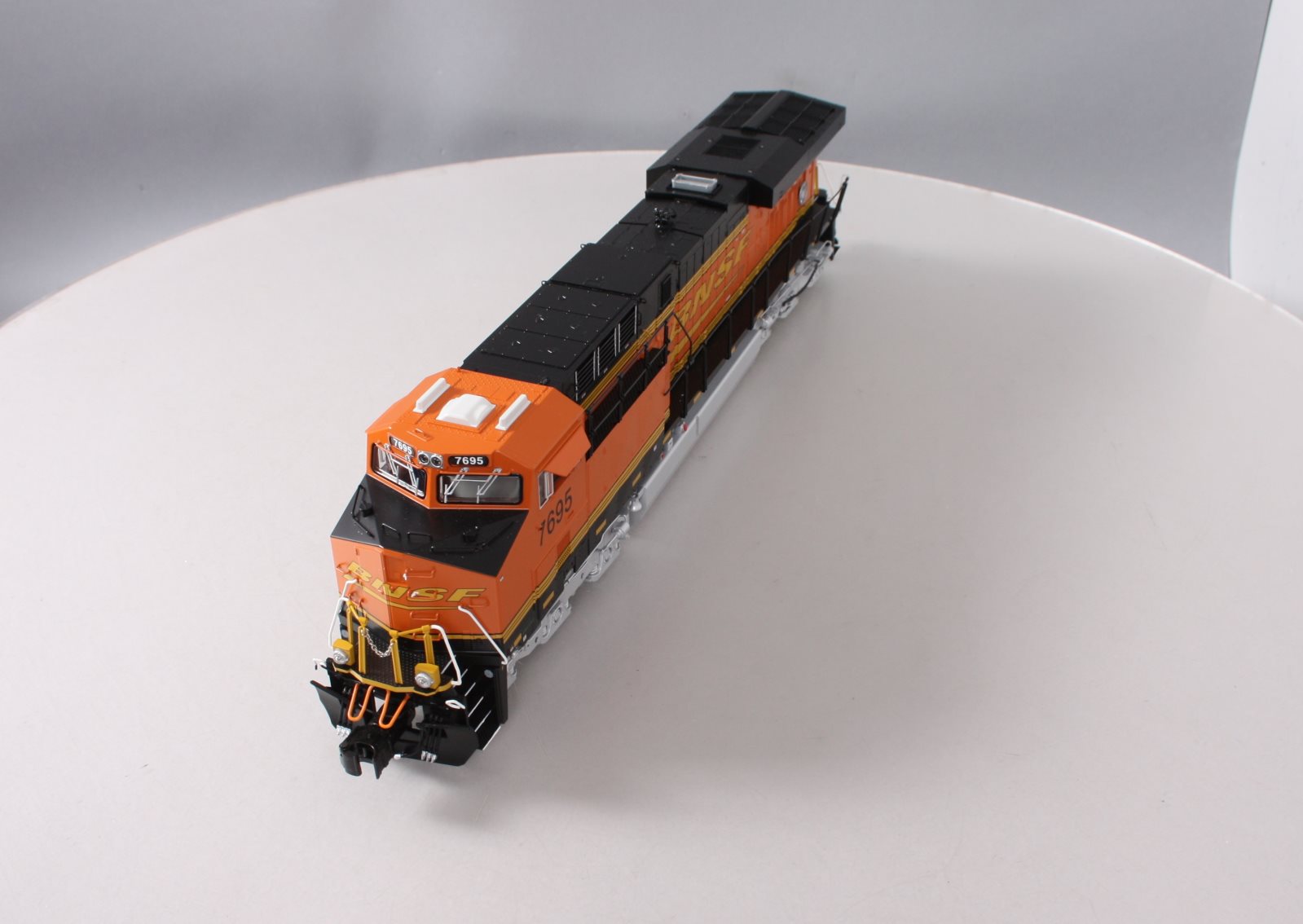 Lionel 6-82205 O BNSF 'Golden Swoosh' LEGACY ES44AC Diesel Locomotive #7695 EX/Box