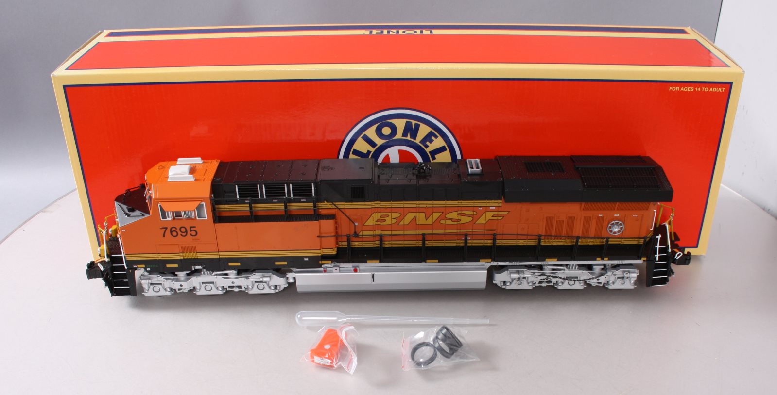 Lionel 6-82205 O BNSF 'Golden Swoosh' LEGACY ES44AC Diesel Locomotive #7695
