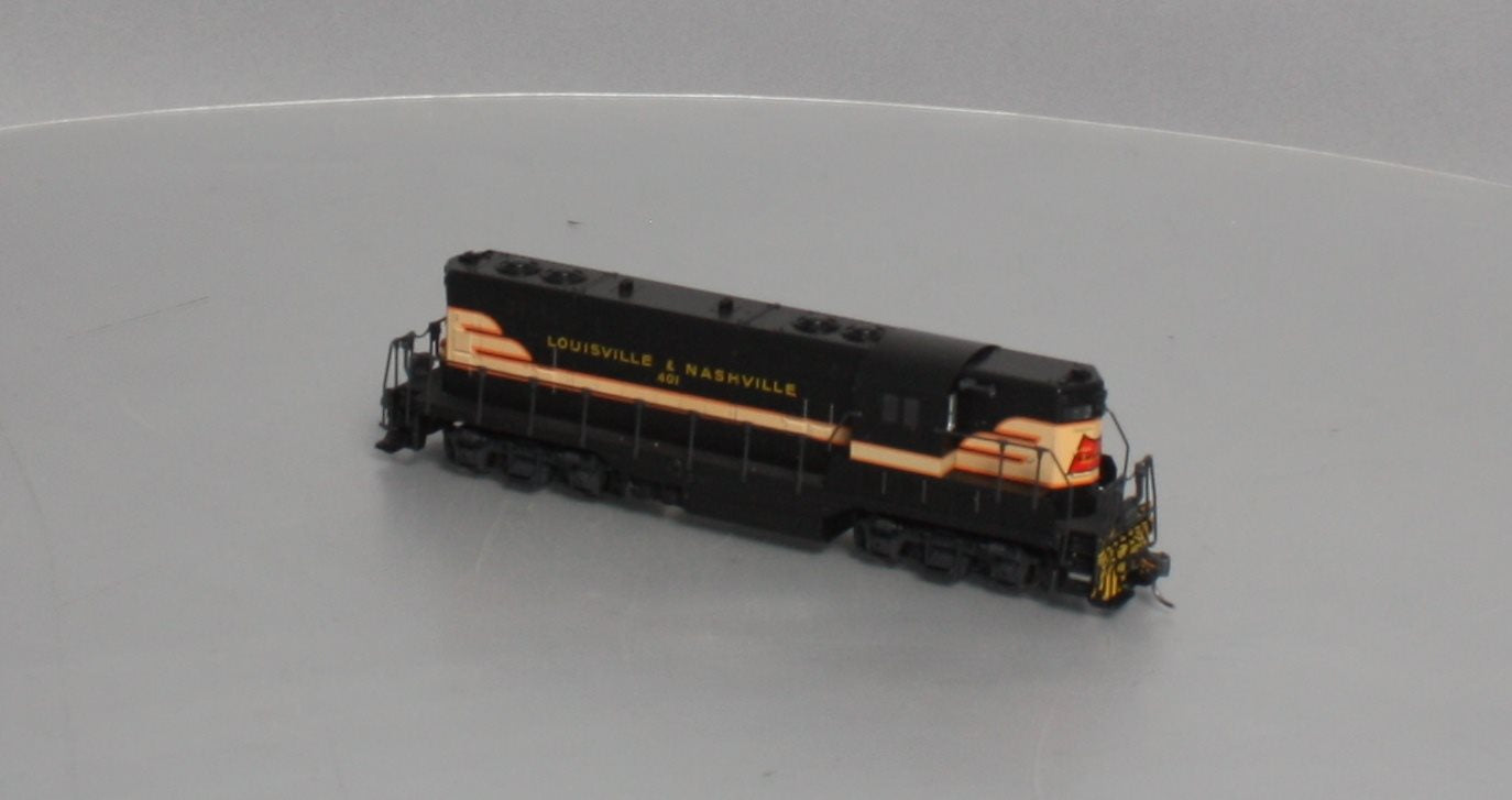 Atlas 8240 HO Scale Lousiville & Nashville #401 GP-7 Diesel Locomotive LN/Box