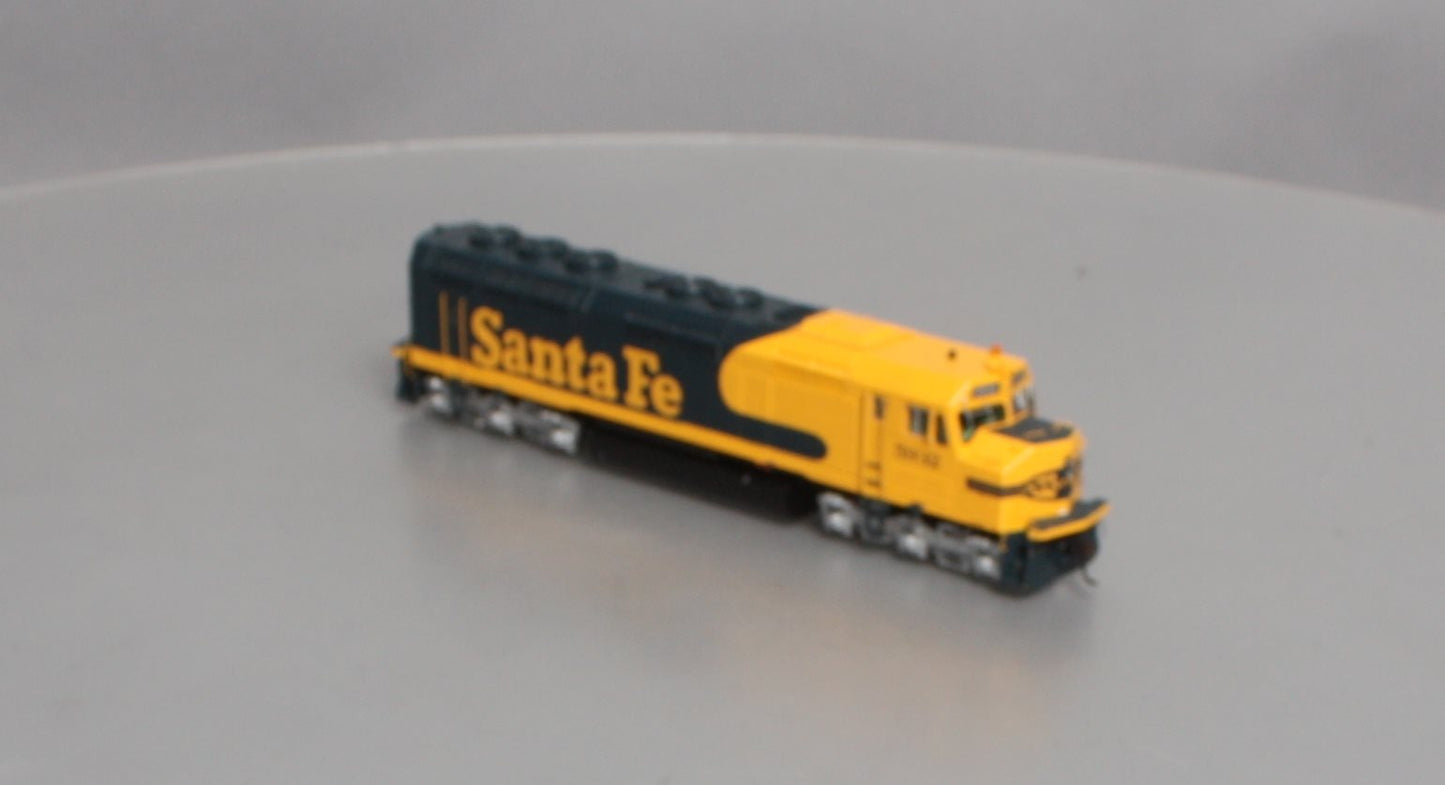 Athearn G67633 HO Santa Fe/Warbonnet F45 Diesel Locomotive w/DCC & Sound #5932