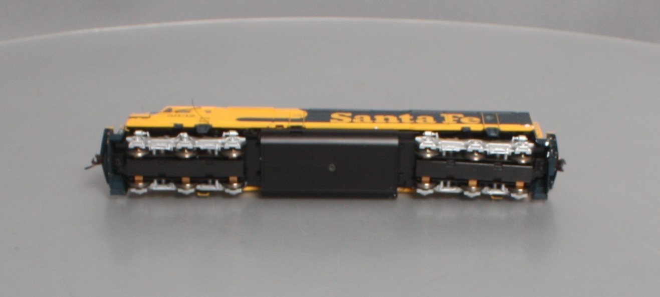 Athearn G67633 HO Santa Fe/Warbonnet F45 Diesel Locomotive w/DCC & Sound #5932