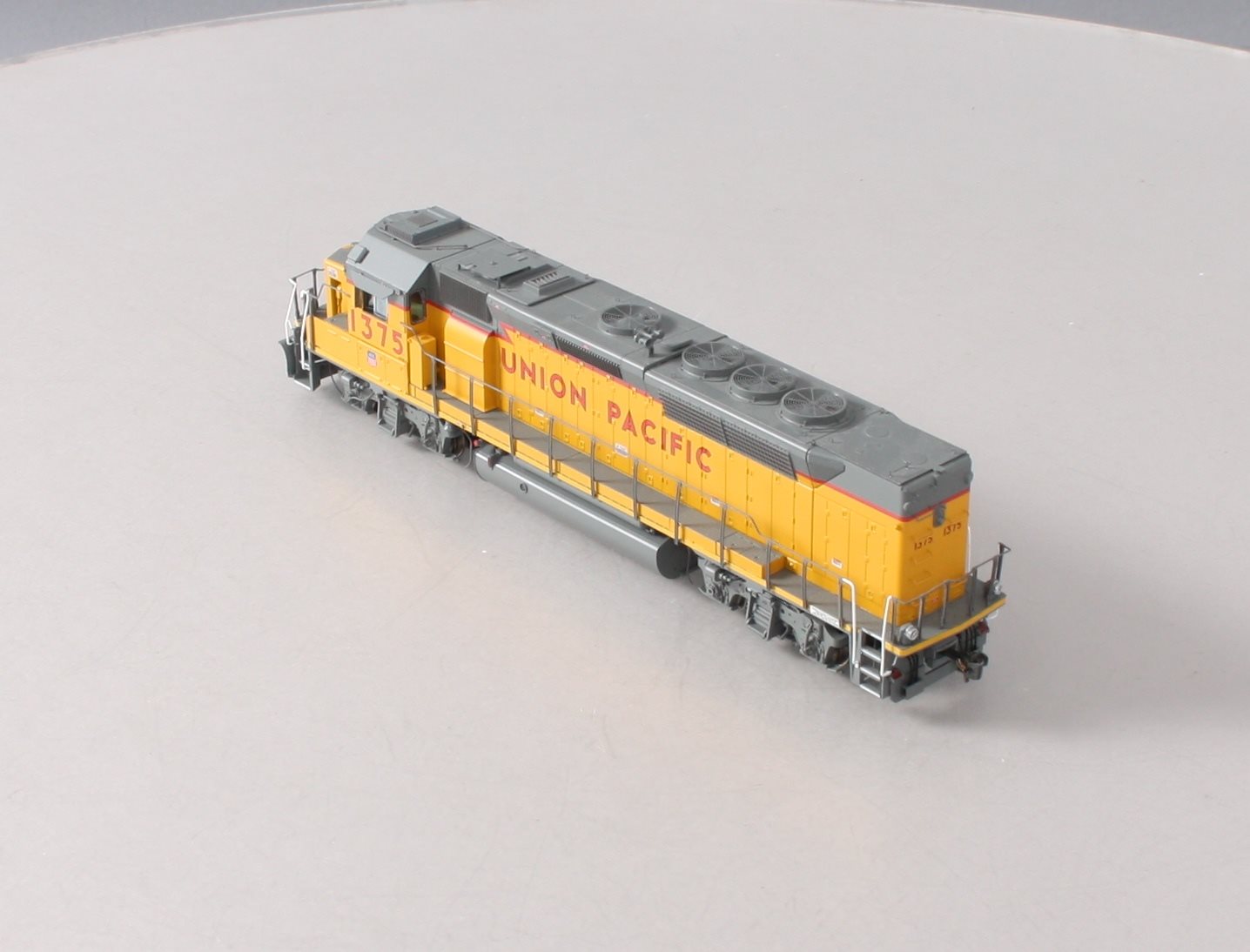 Athearn G63785 HO Union Pacific GP40P-2 Diesel Locomotive with DCC & Sound #1375