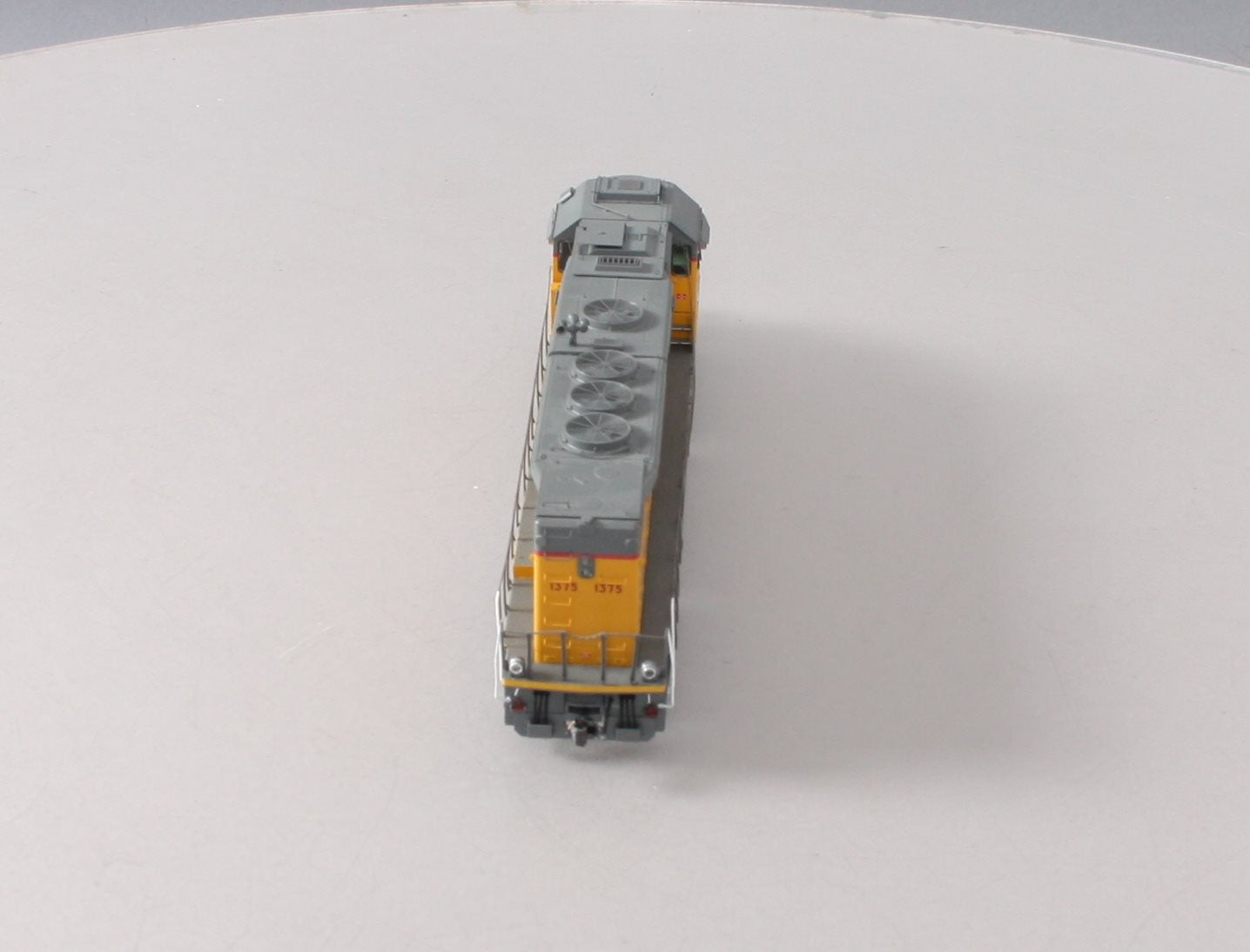 Athearn G63785 HO Union Pacific GP40P-2 Diesel Locomotive with DCC & Sound #1375