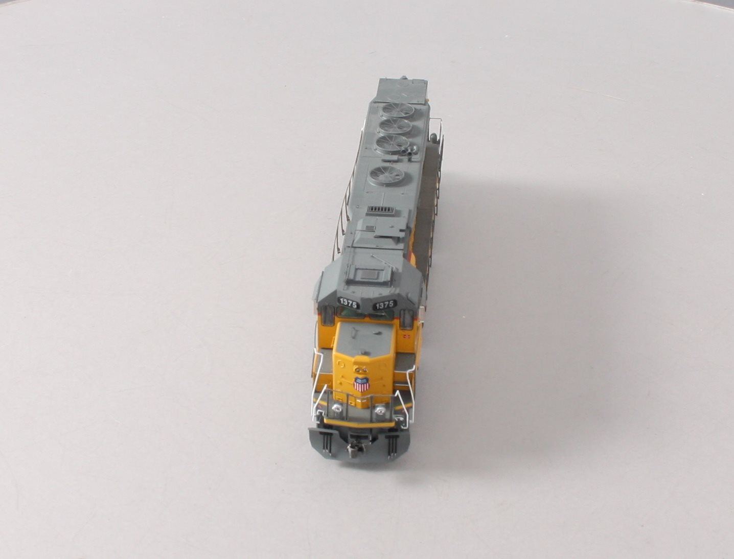 Athearn G63785 HO Union Pacific GP40P-2 Diesel Locomotive with DCC & Sound #1375