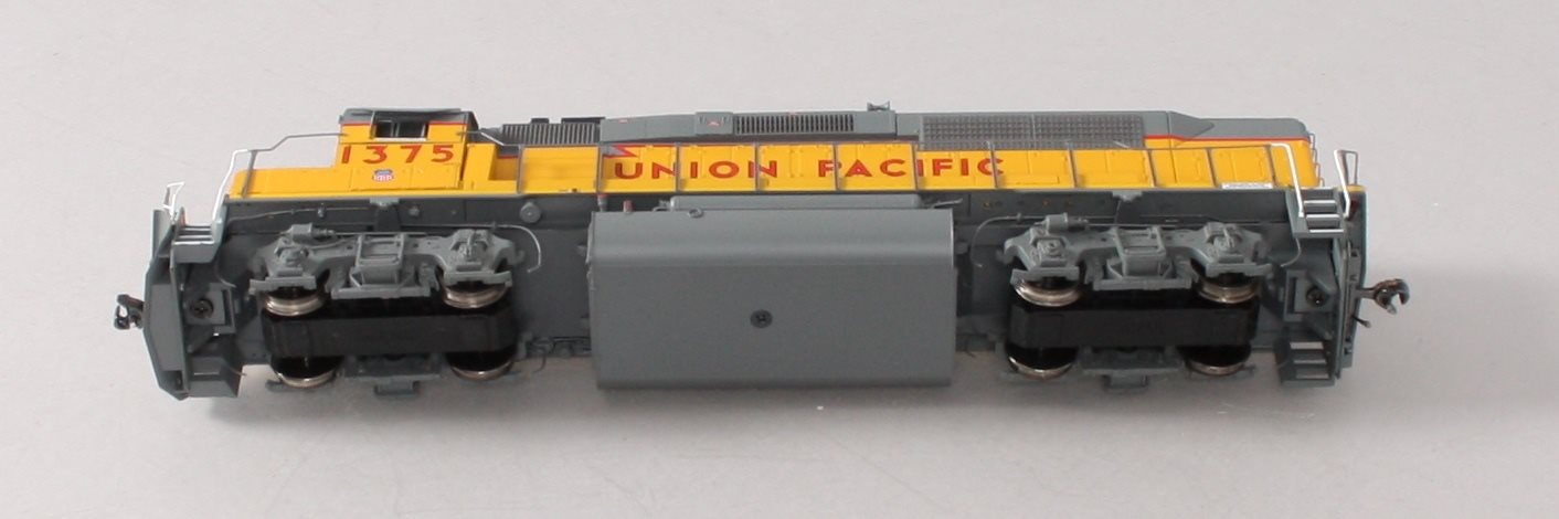 Athearn G63785 HO Union Pacific GP40P-2 Diesel Locomotive with DCC & Sound #1375