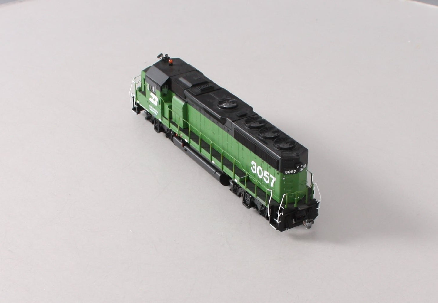 Athearn G65754 HO BN GP40-2 Diesel Locomotive with DCC & Sound #3057