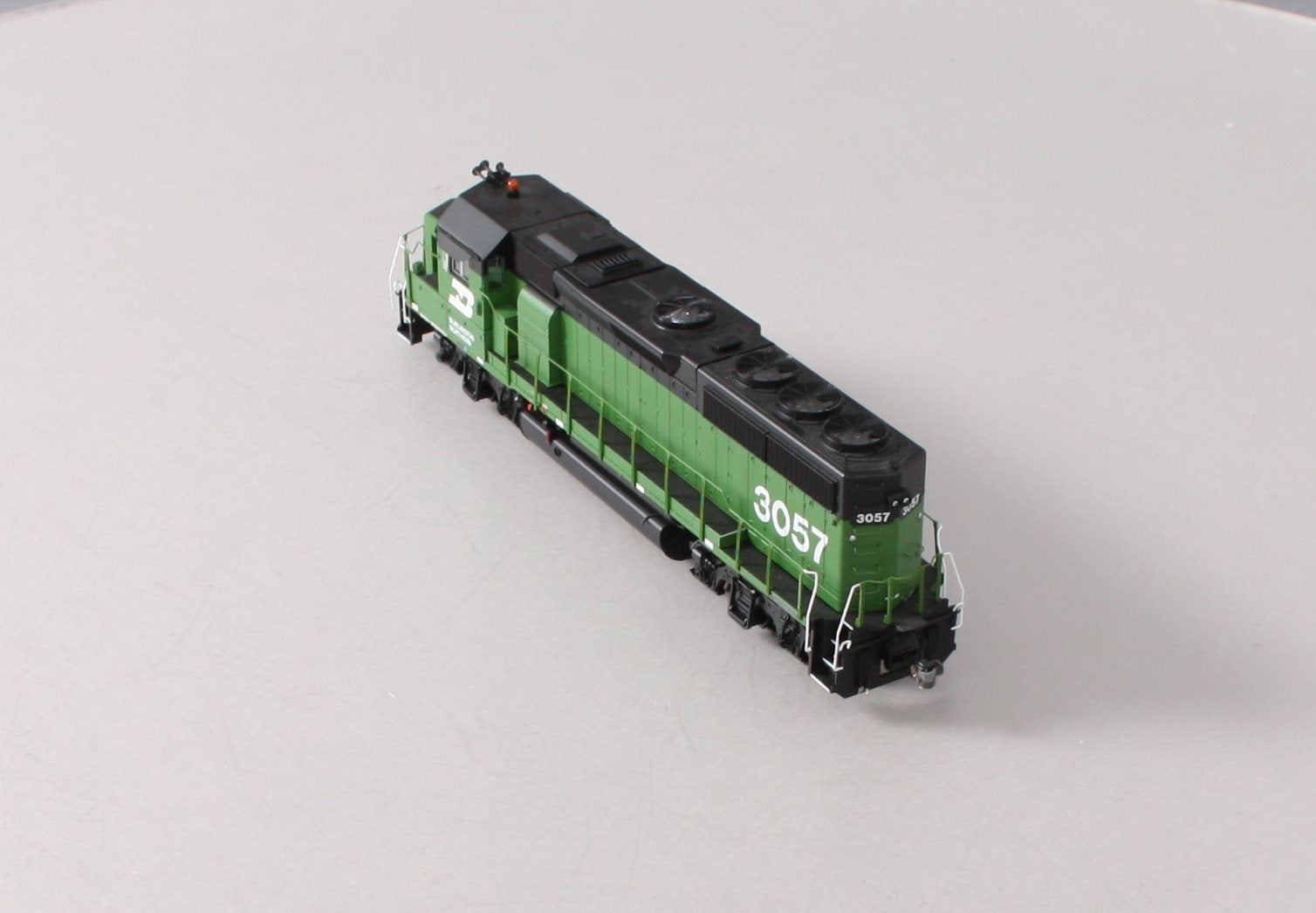 Athearn G65754 HO BN GP40-2 Diesel Locomotive with DCC & Sound #3057