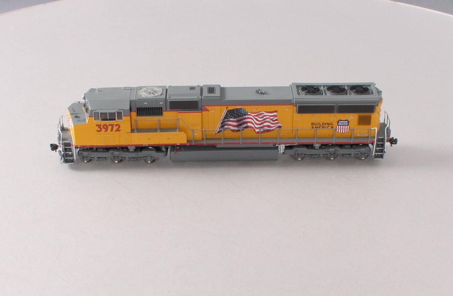 Athearn G69564 HO Union Pacific SD70M Diesel Locomotive with DCC & Sound #3972