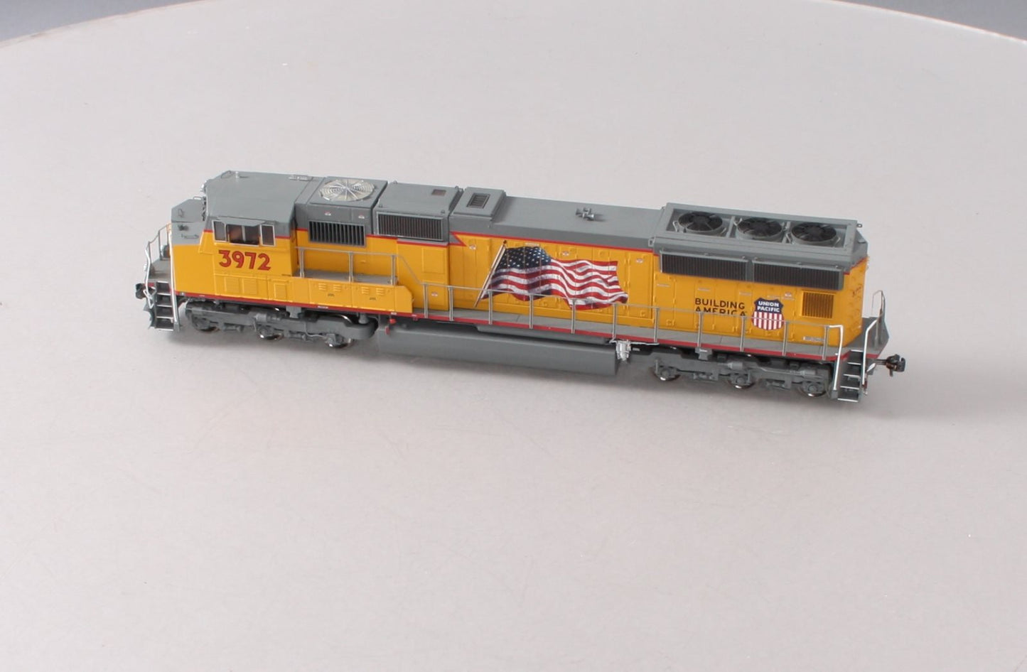 Athearn G69564 HO Union Pacific SD70M Diesel Locomotive with DCC & Sound #3972