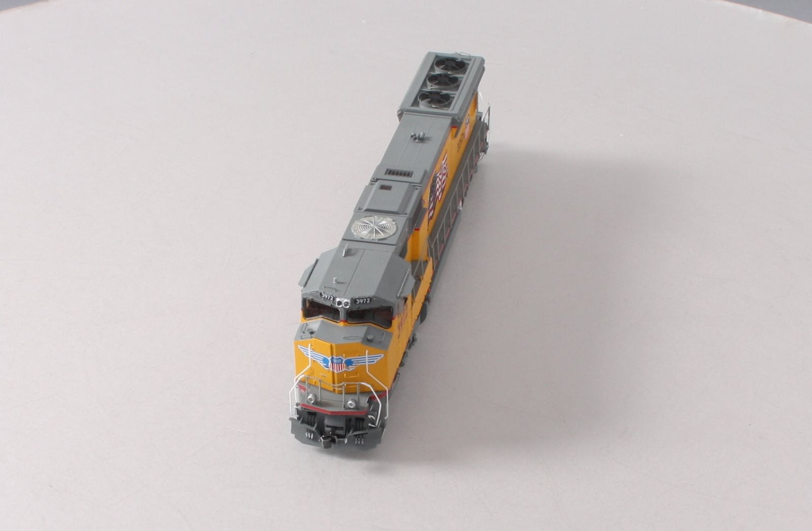 Athearn G69564 HO Union Pacific SD70M Diesel Locomotive with DCC & Sound #3972