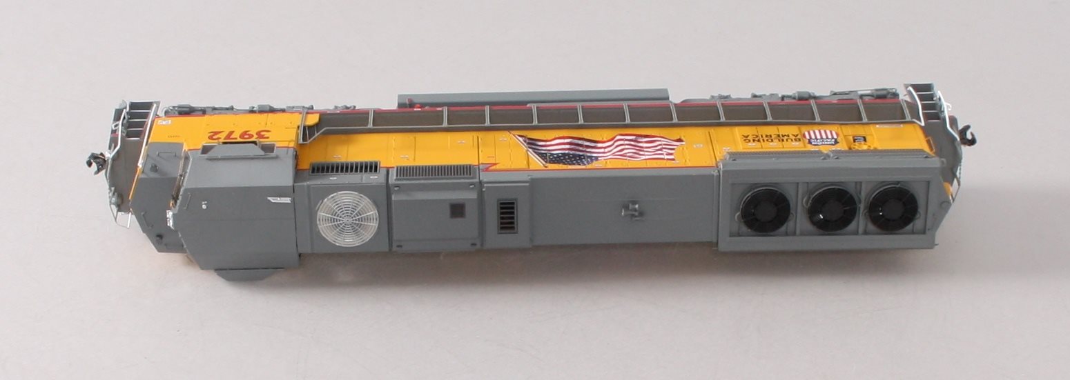 Athearn G69564 HO Union Pacific SD70M Diesel Locomotive with DCC & Sound #3972