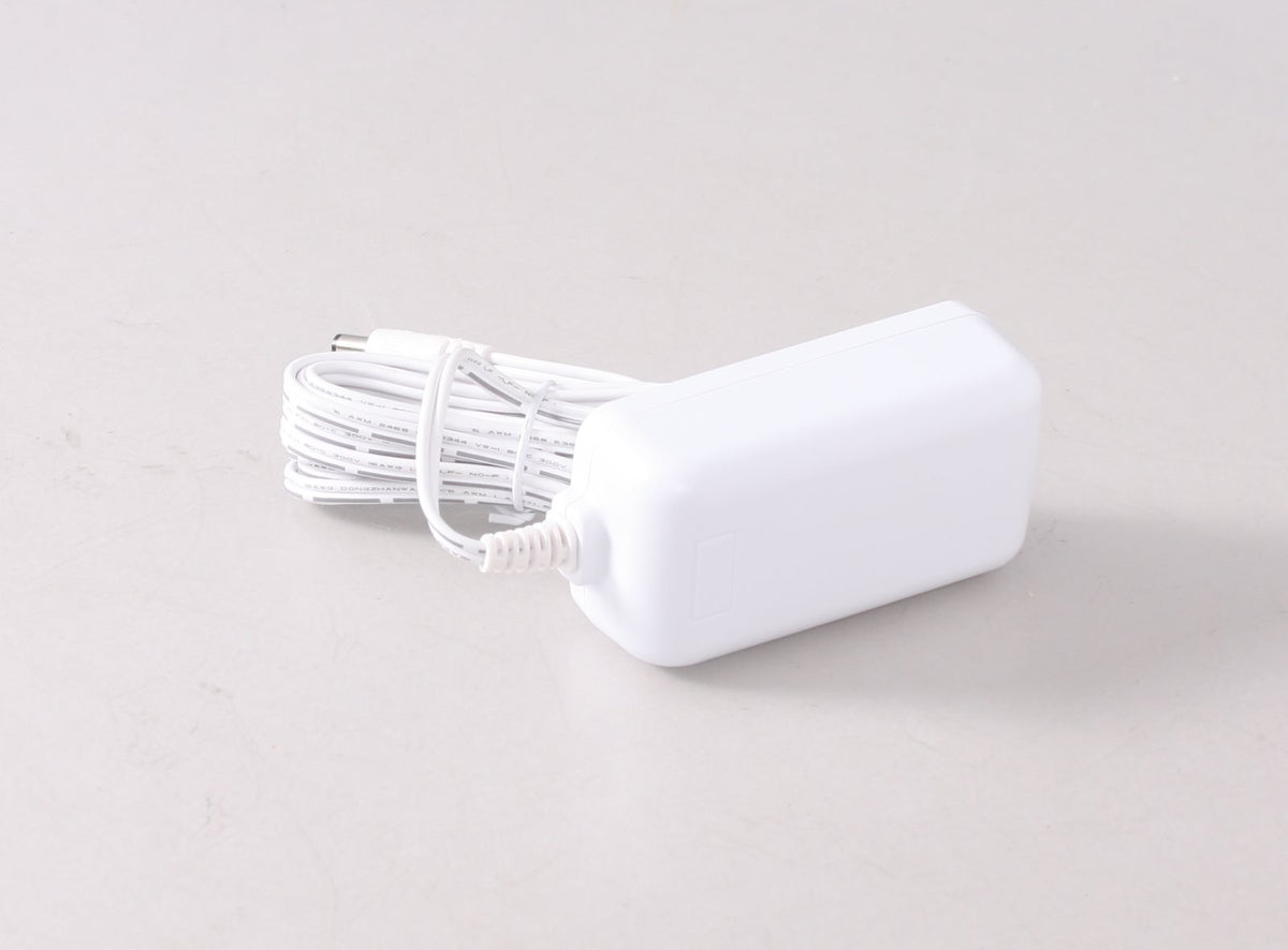 Menards 279-4050 Power Adapter 4.5V/5A Oneoutlet LN/Box