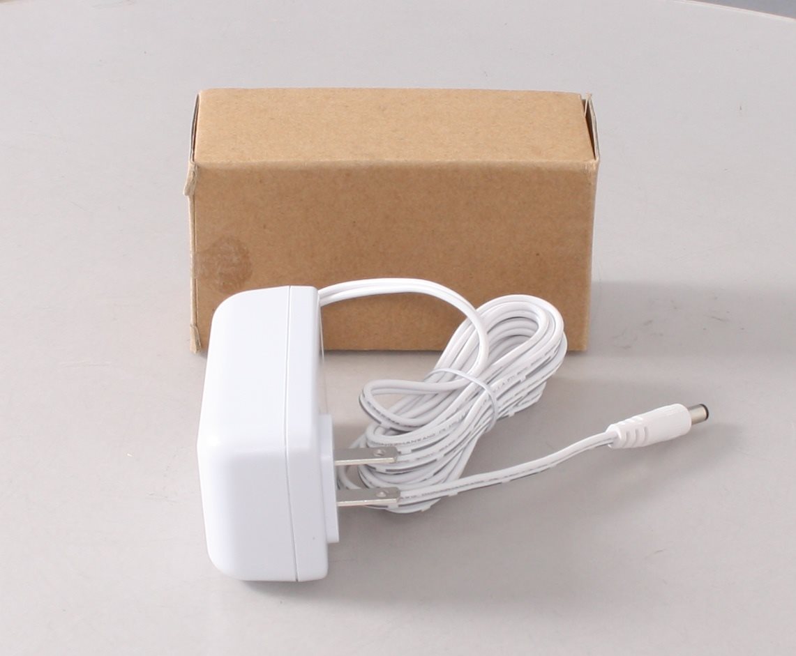 Menards 279-4050 Power Adapter 4.5V/5A Oneoutlet LN/Box