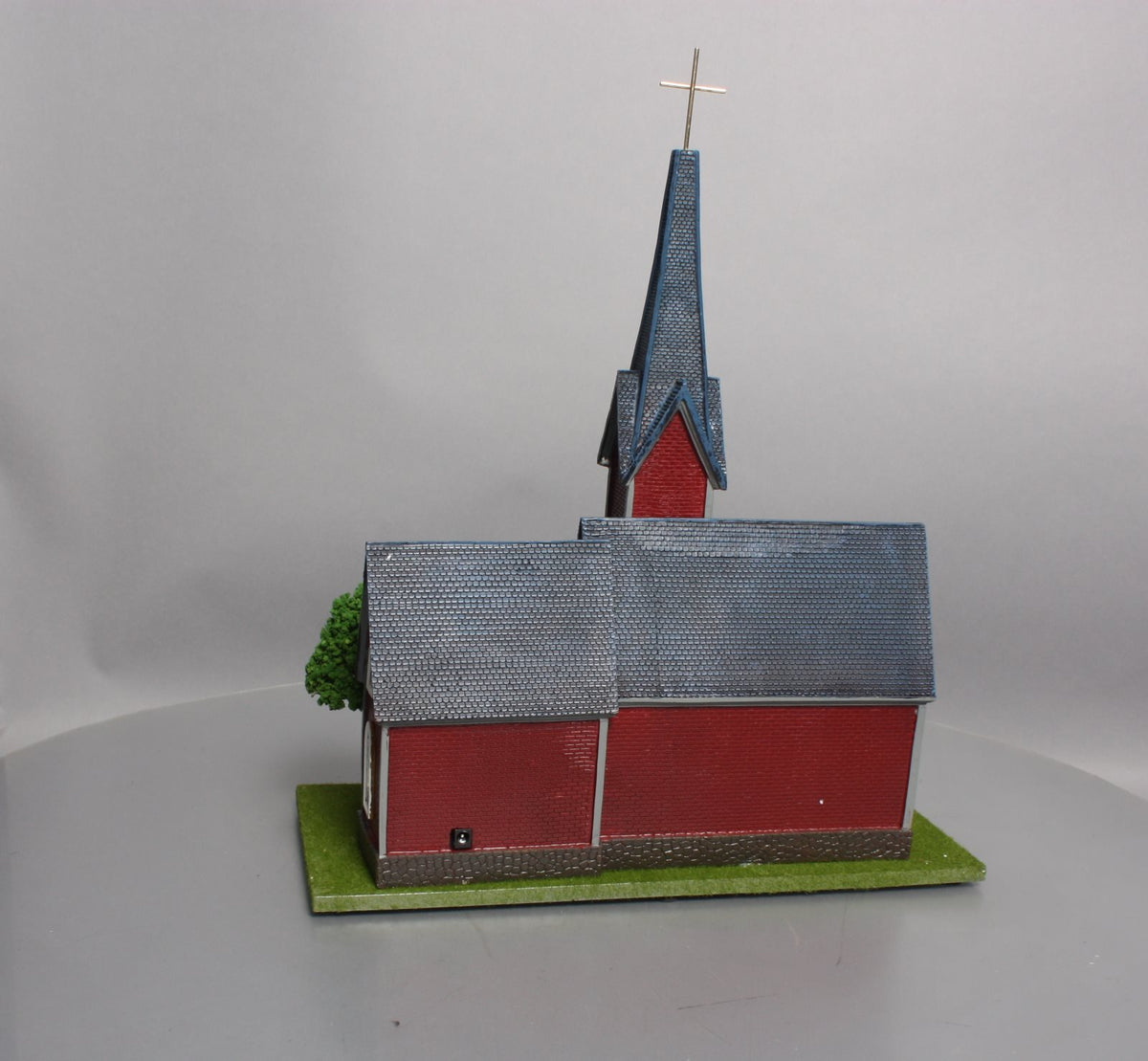 Menards 279-6151 O Red Trinity Church EX/Box