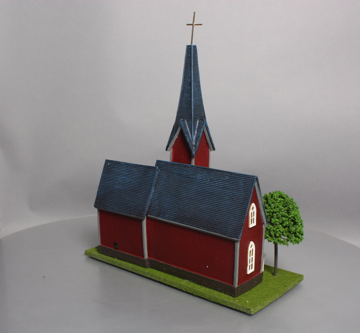 Menards 279-6151 O Red Trinity Church EX/Box