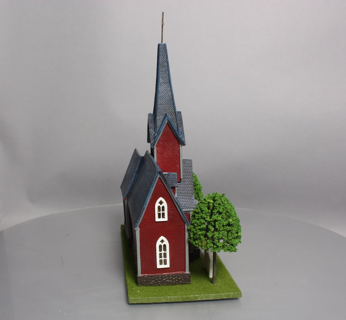 Menards 279-6151 O Red Trinity Church EX/Box