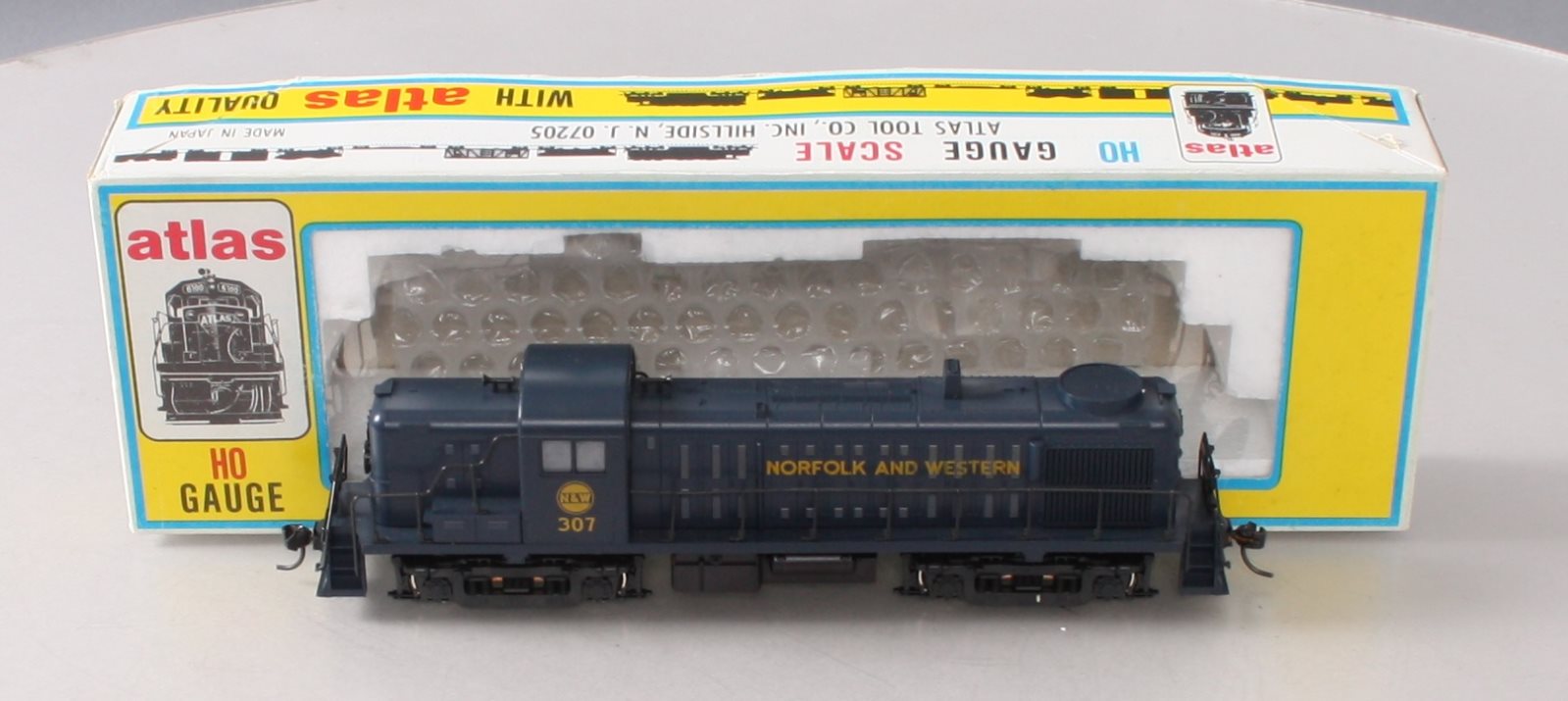 Atlas 7074 HO Scale Norfolk & Western RS-3 Diesel Locomotive #307 LN/Box