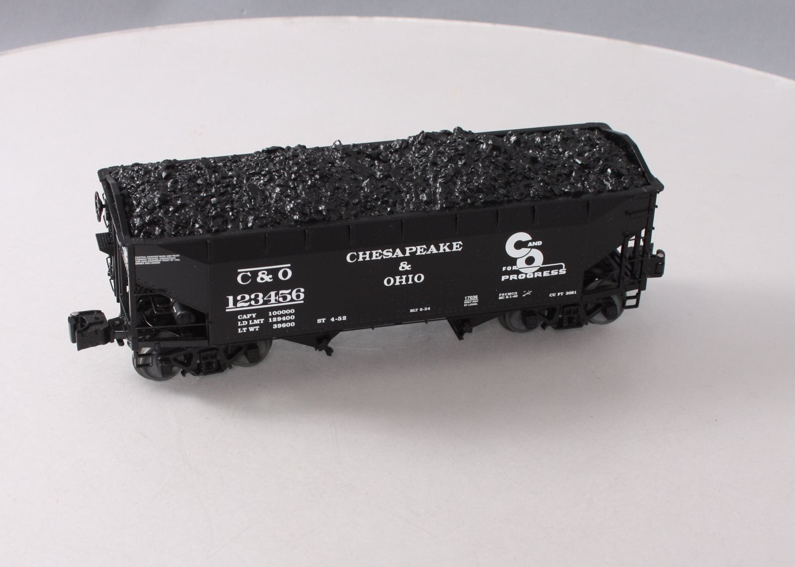 Lionel 6-17036 O Gauge Chesapeake and Ohio 50 Ton Offset Coal Hopper #123456 LN/Box