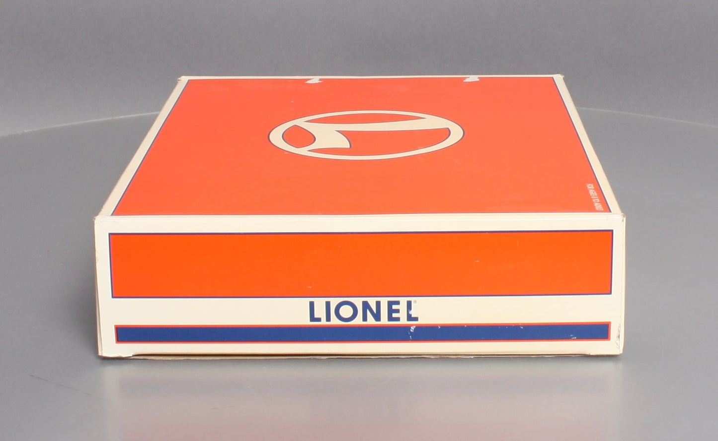 Lionel 6-19828 O Gauge C&NW Operating Cattle Car and Stockyard NIB