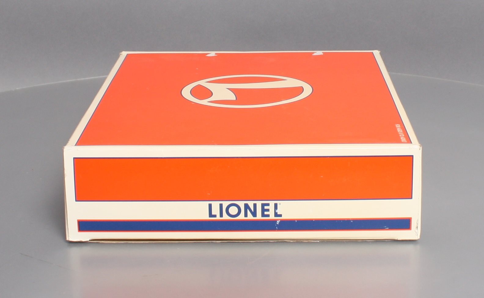 Lionel 6-19828 O Gauge C&NW Operating Cattle Car and Stockyard NIB