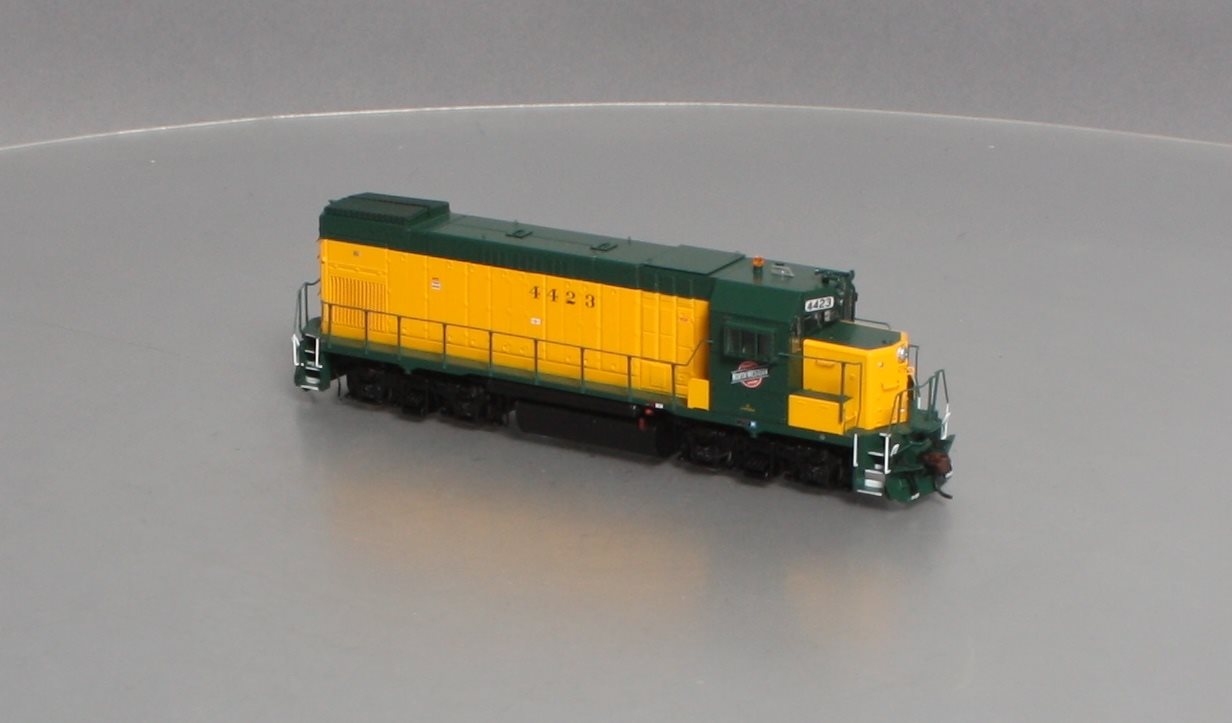 Athearn G68105 HO C&NW OY Scheme GP15-1 Diesel Locomotive w/DCC & Sound #4423
