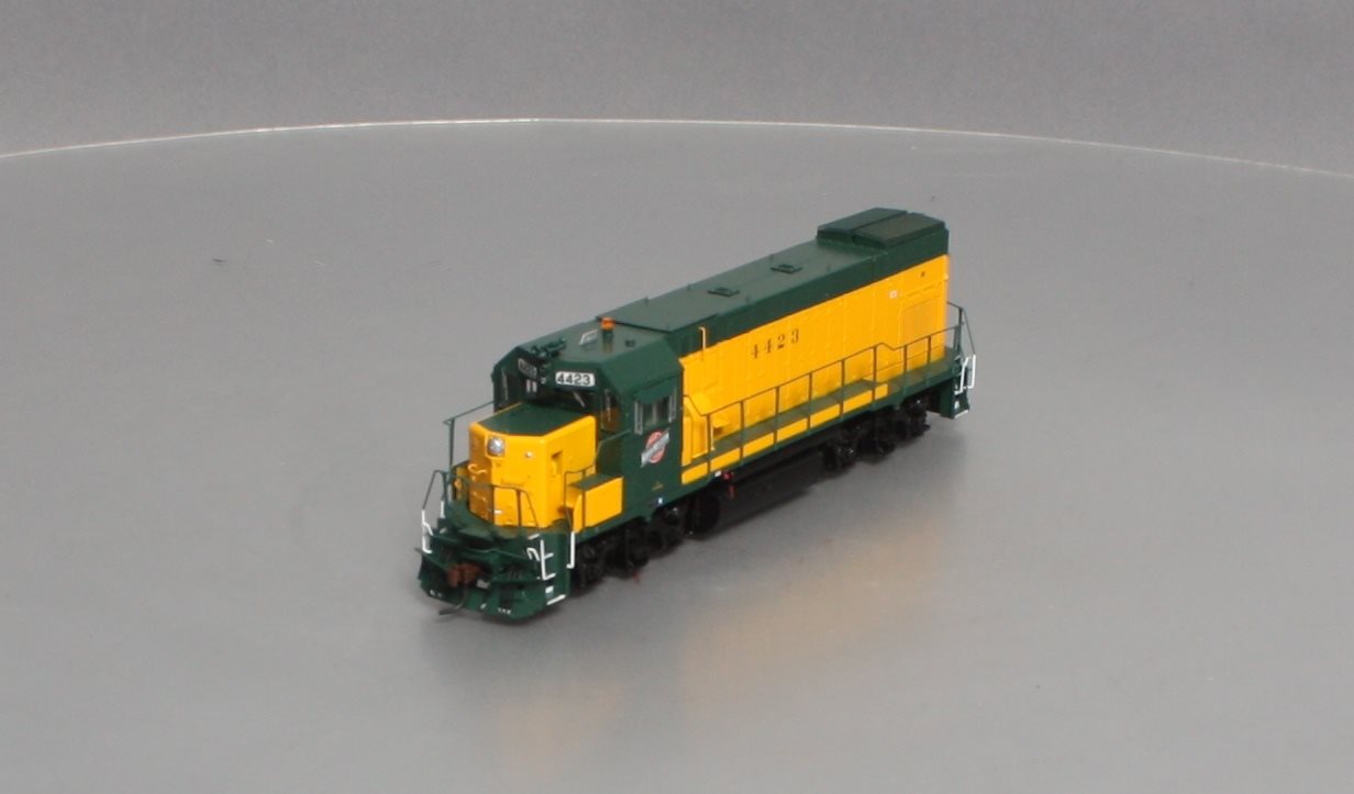 Athearn G68105 HO C&NW OY Scheme GP15-1 Diesel Locomotive w/DCC & Sound #4423