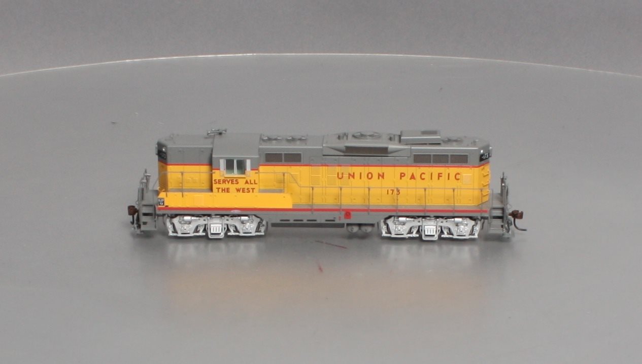 Athearn G62625 HO Union Pacific GP9 Diesel Locomotive with DCC & Sound #173