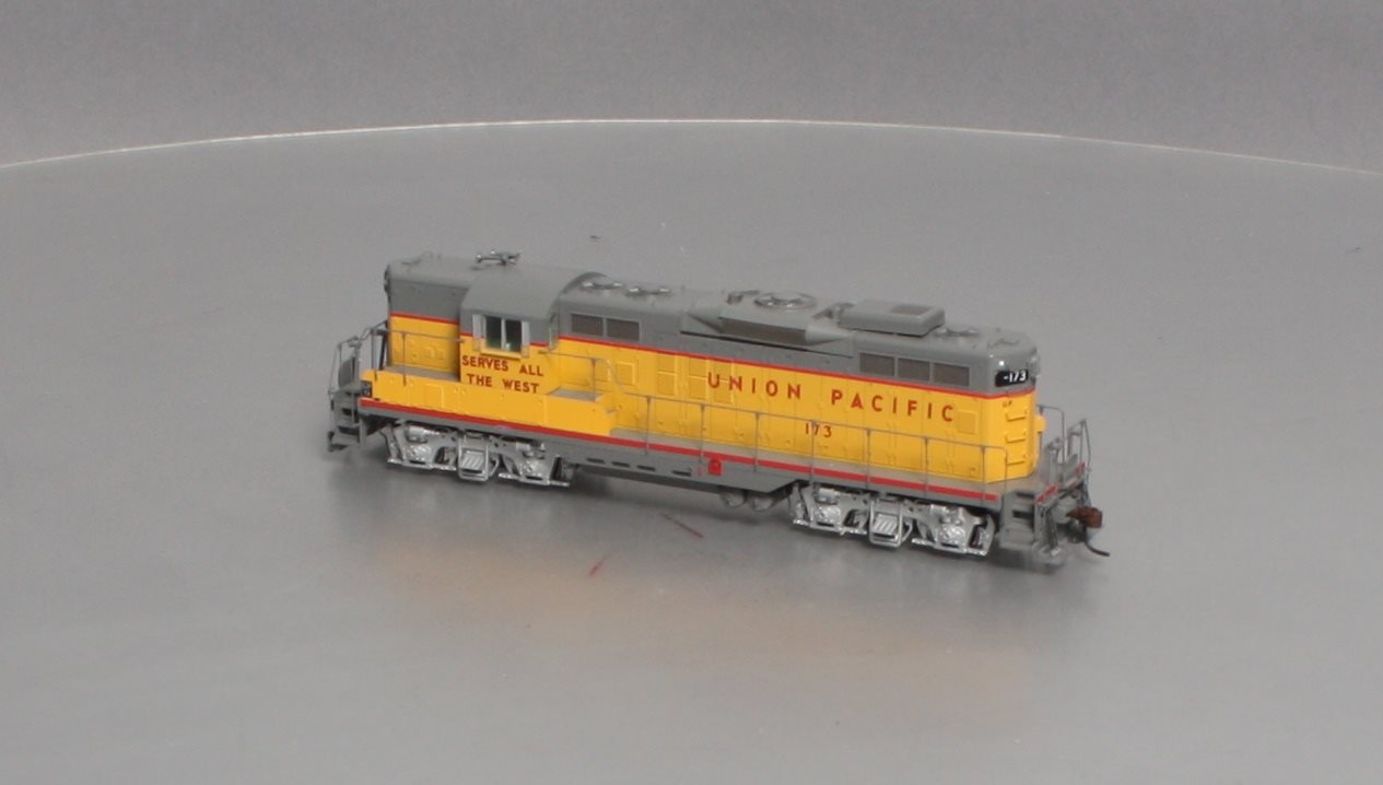 Athearn G62625 HO Union Pacific GP9 Diesel Locomotive with DCC & Sound #173