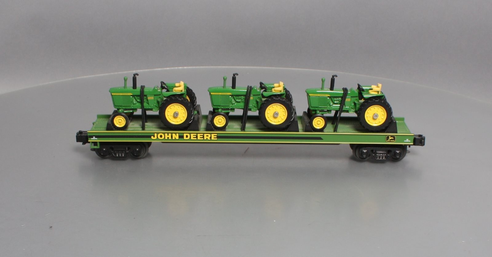 MTH 20-98361 O Gauge John Deere Flat Car w/ Three 4010 Tractors LN/Box