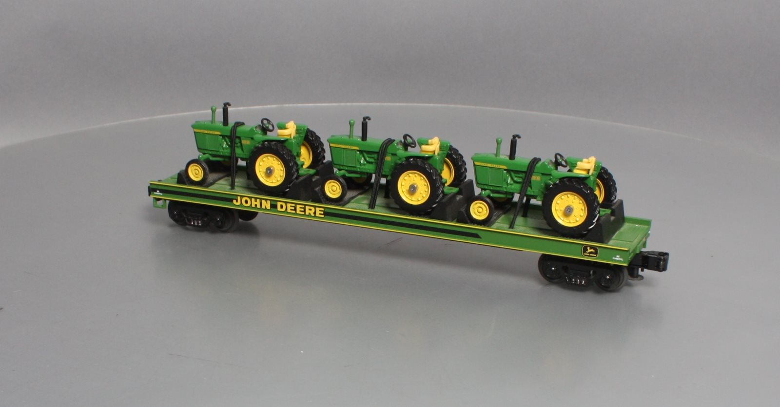 MTH 20-98361 O Gauge John Deere Flat Car w/ Three 4010 Tractors LN/Box