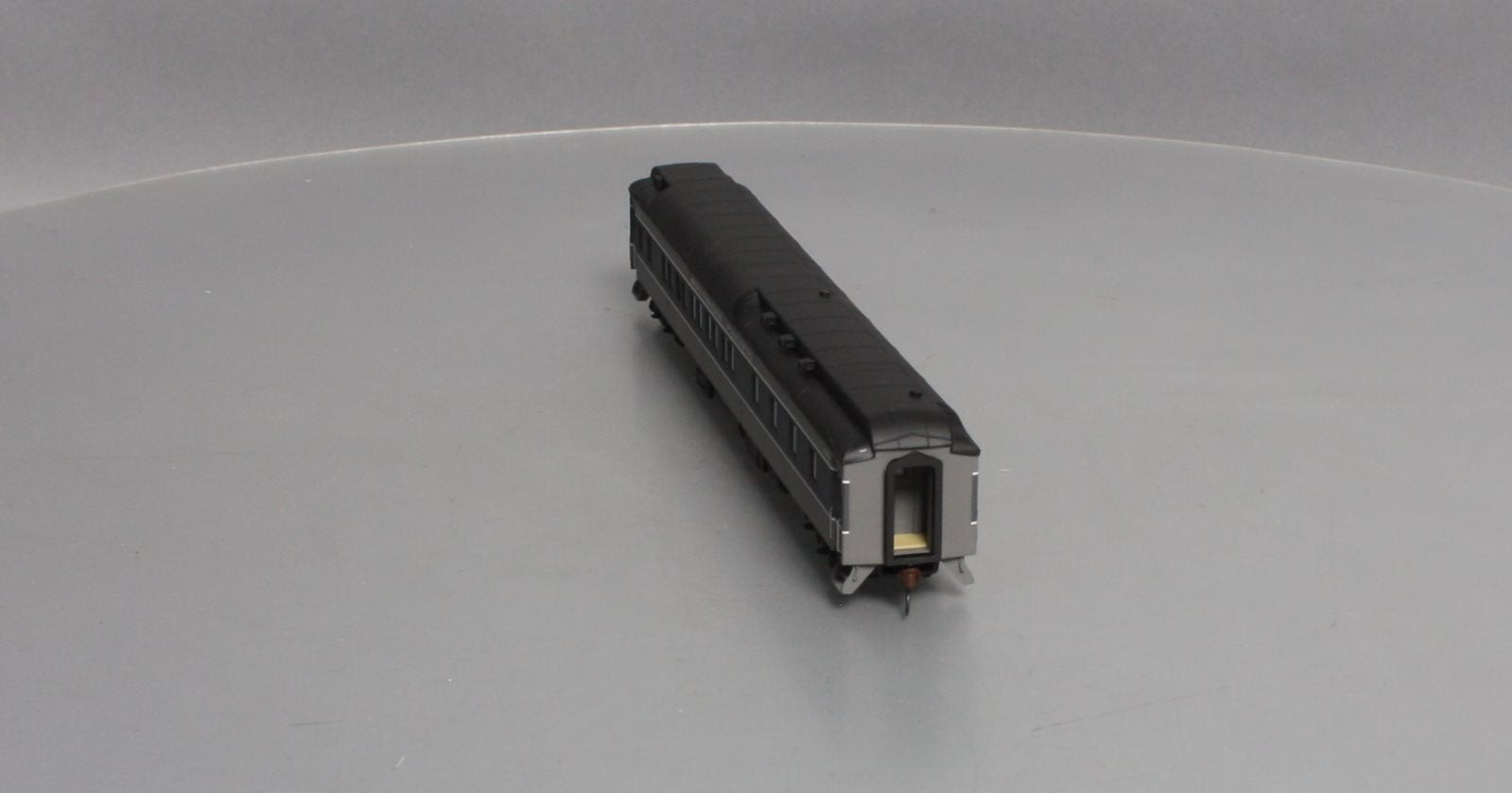 Walthers 932-10559 HO Scale Southern Pacific Pullman Heavyweight Couch Car