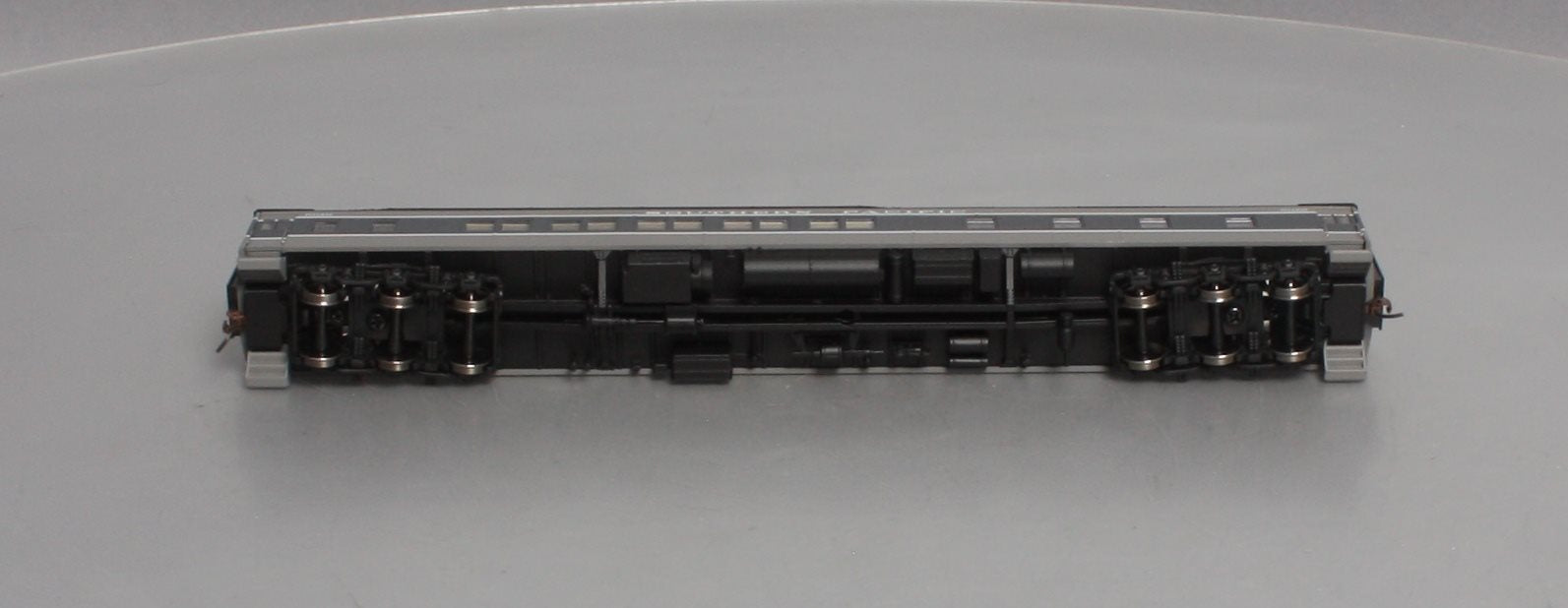 Walthers 932-10559 HO Scale Southern Pacific Pullman Heavyweight Couch Car