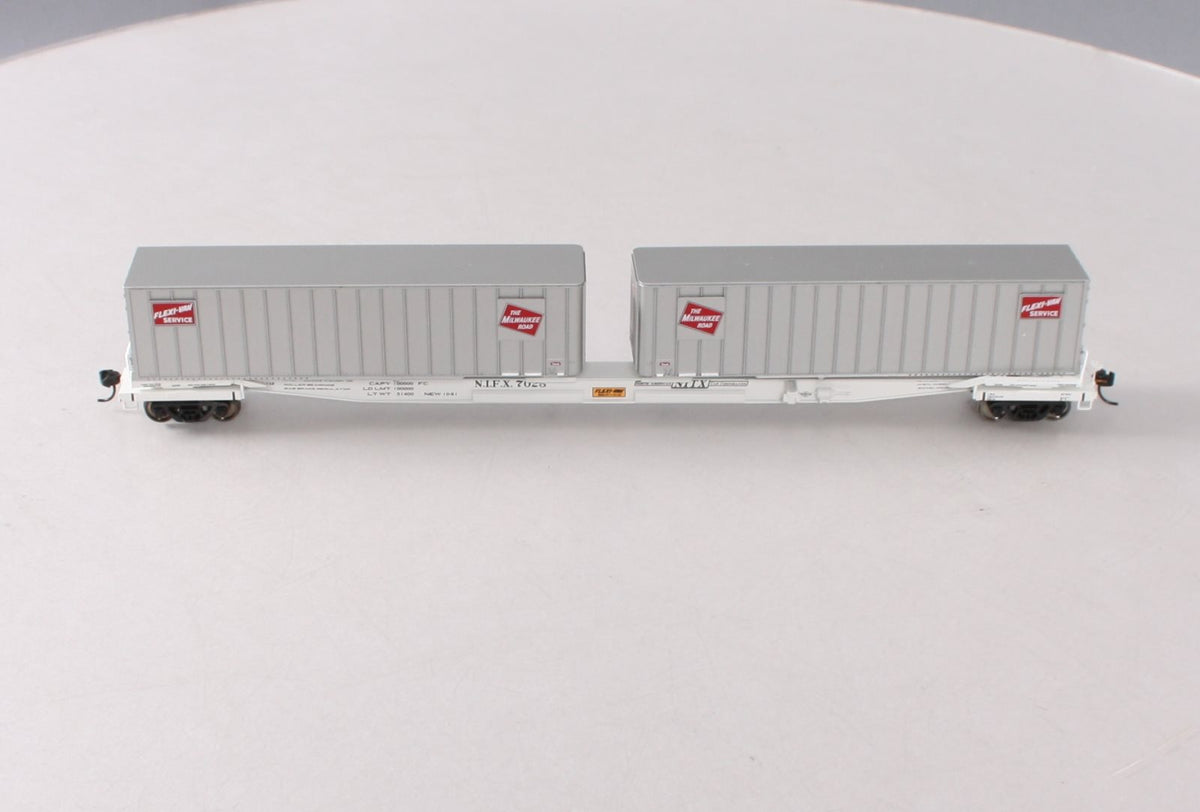 Walthers 932-3922 HO Milwaukee Road Flexi-Van Flatcar W/ Trailer #7025