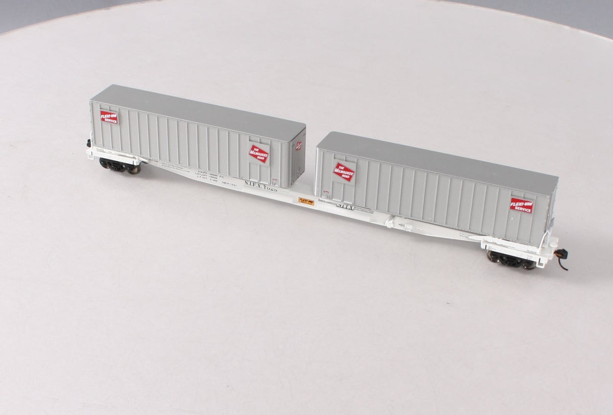 Walthers 932-3922 HO Milwaukee Road Flexi-Van Flatcar W/ Trailer #7025