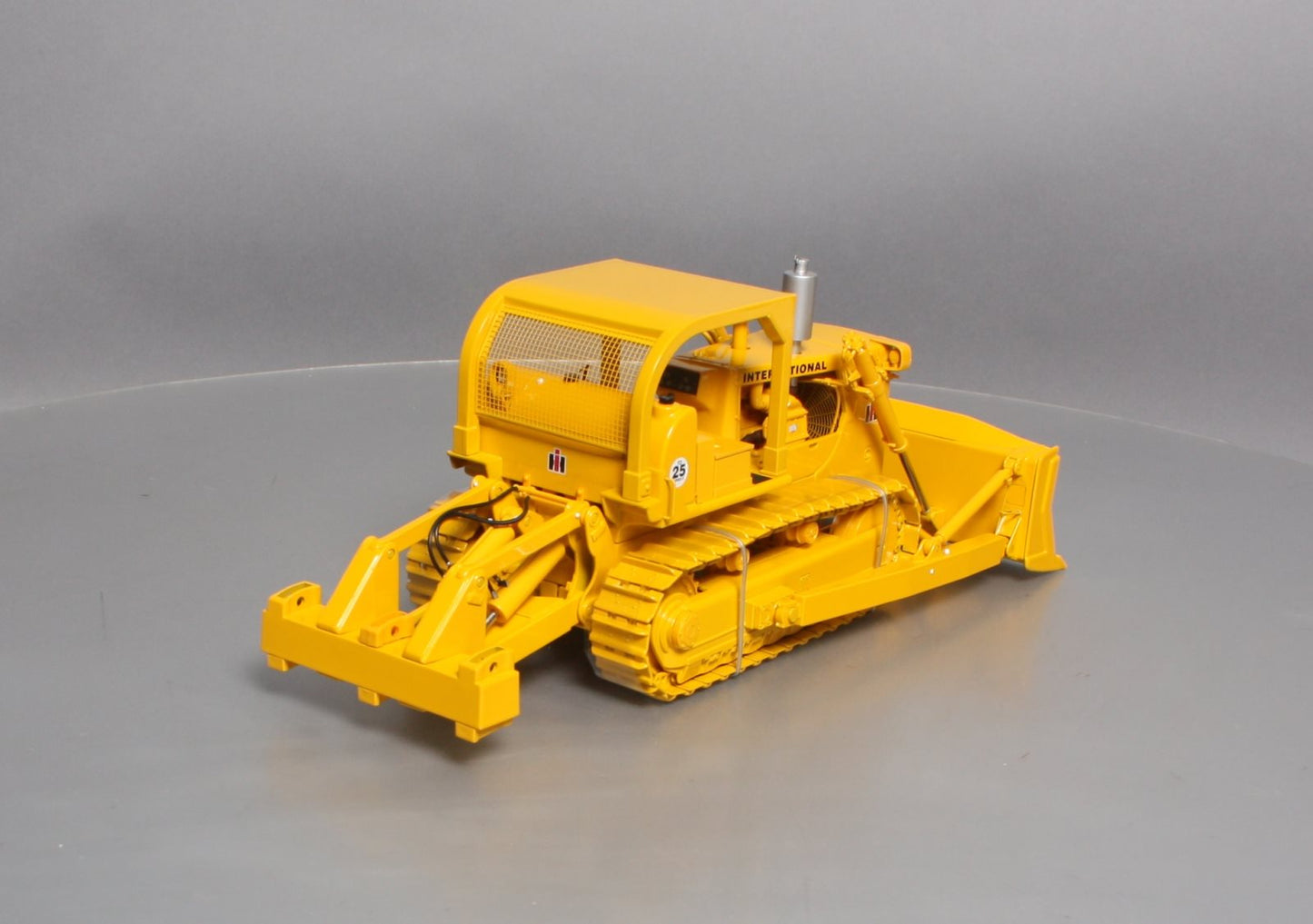 First Gear 79-0156 1:25 DieCast Construction Pioneer International TD-25 Crawler LN/Box