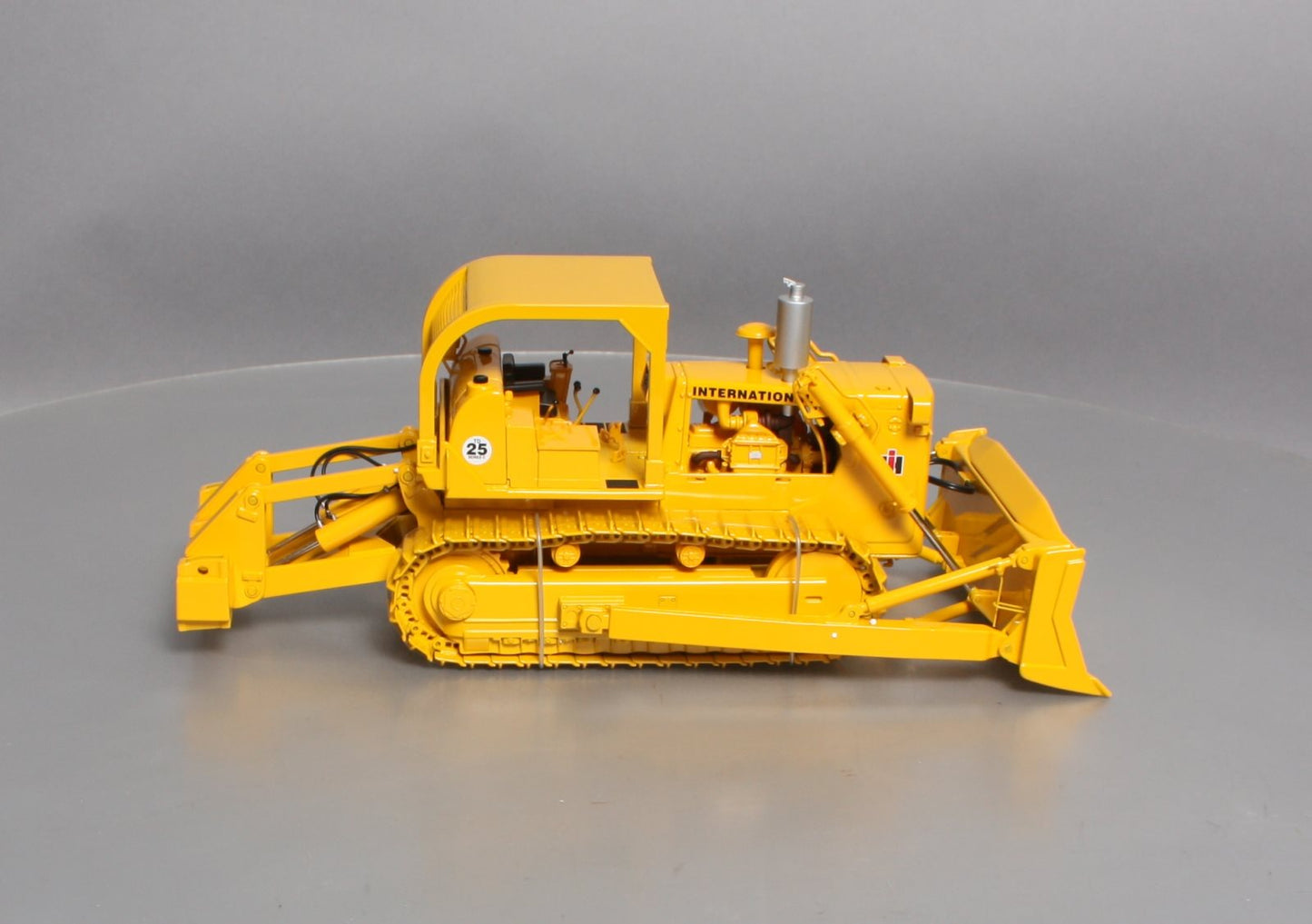 First Gear 79-0156 1:25 DieCast Construction Pioneer International TD-25 Crawler LN/Box