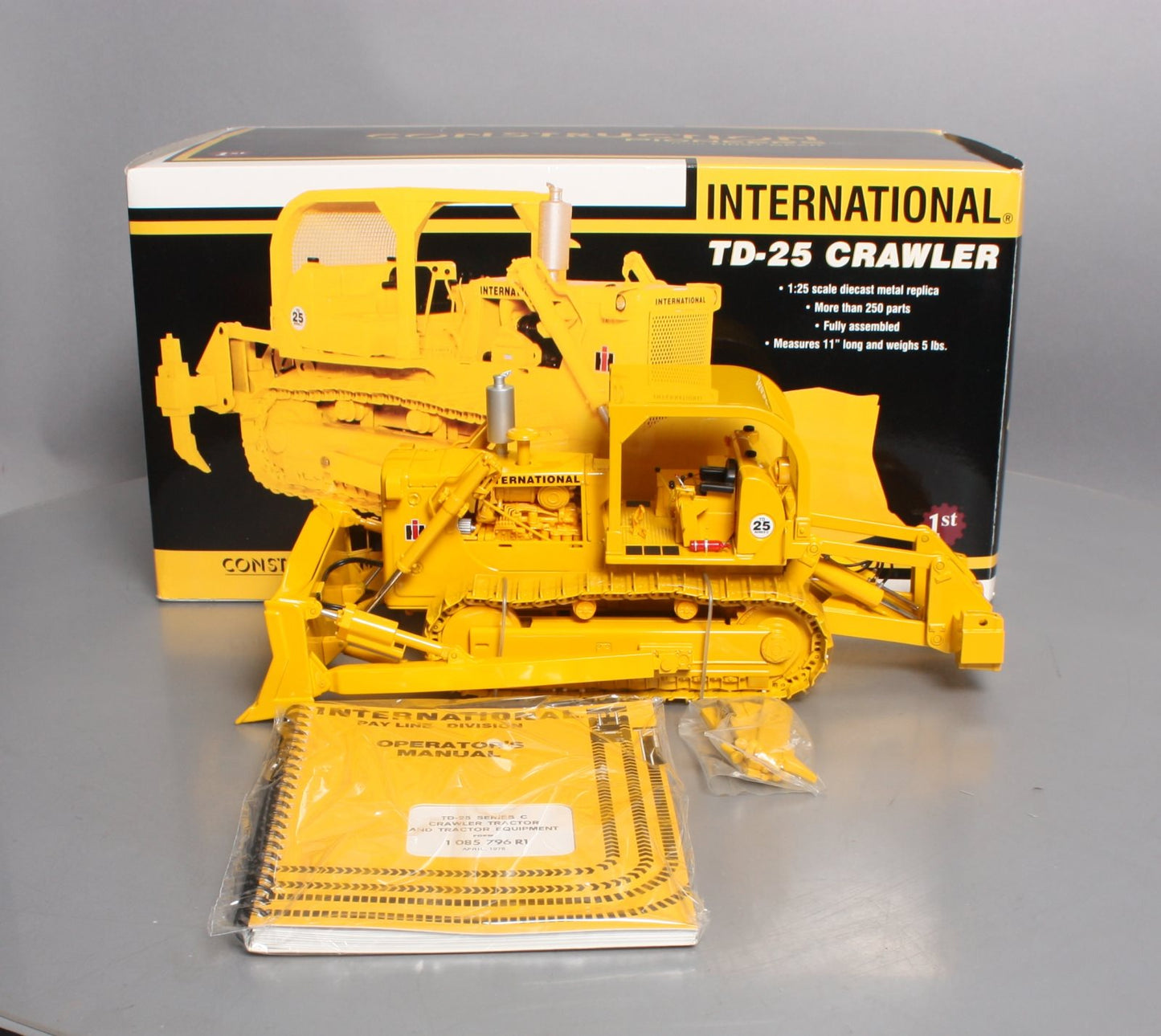 First Gear 79-0156 1:25 DieCast Construction Pioneer International TD-25 Crawler LN/Box