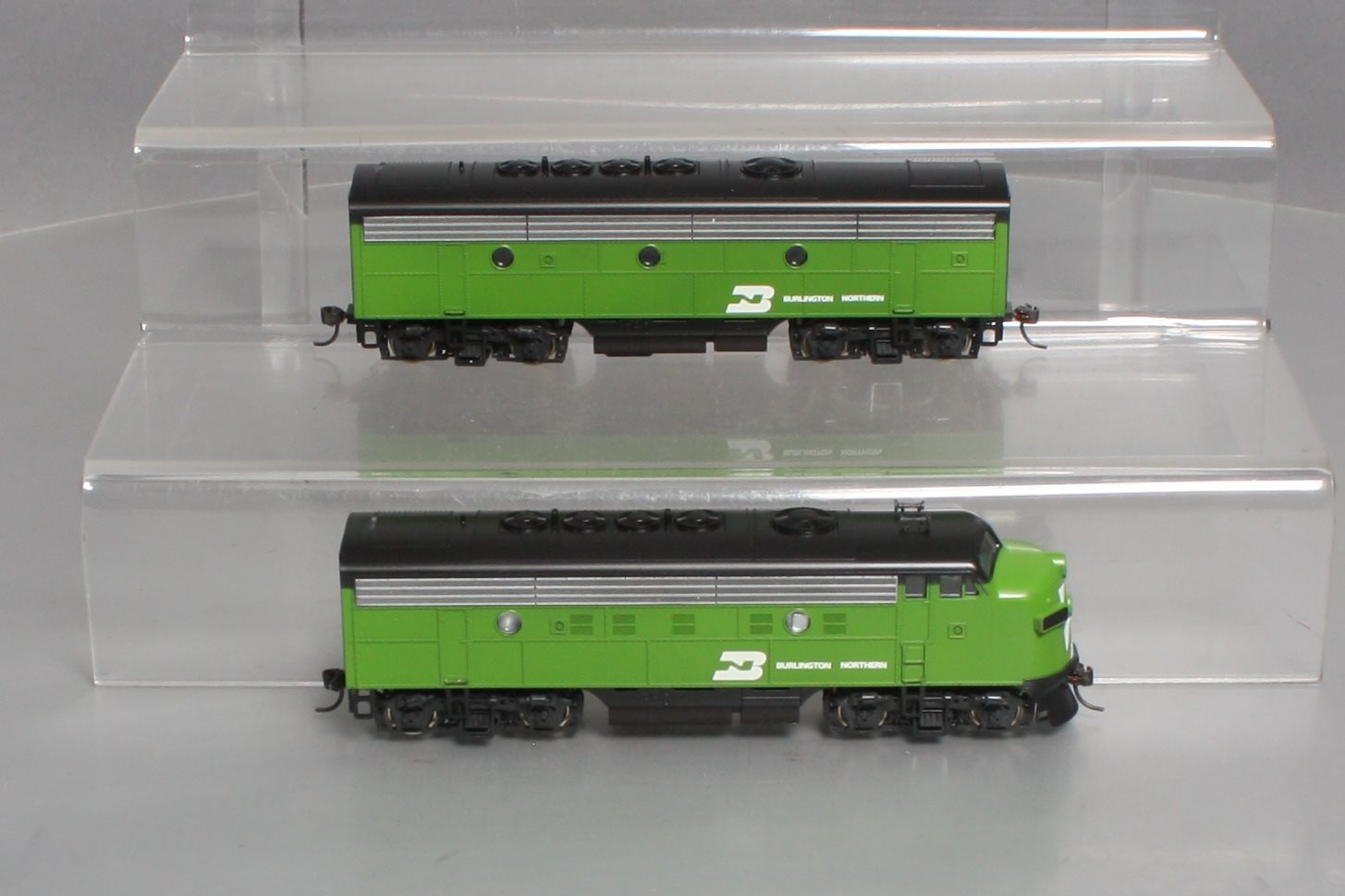 Stewart 5911 HO Scale Burlington Northern EMD F9 A/B Diesel Locomotive Set NIB