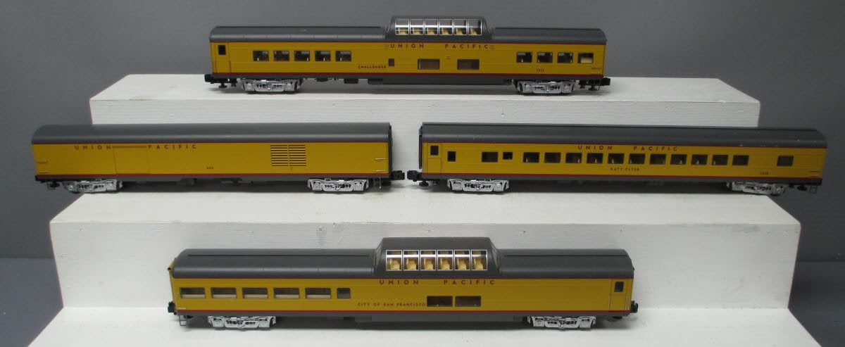 Lionel 6-83042 Union Pacific 21" Excursion Passenger Cars (Set of 4) EX/Box