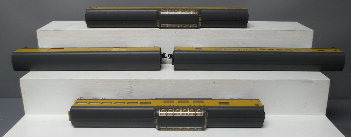 Lionel 6-83042 Union Pacific 21" Excursion Passenger Cars (Set of 4) EX/Box