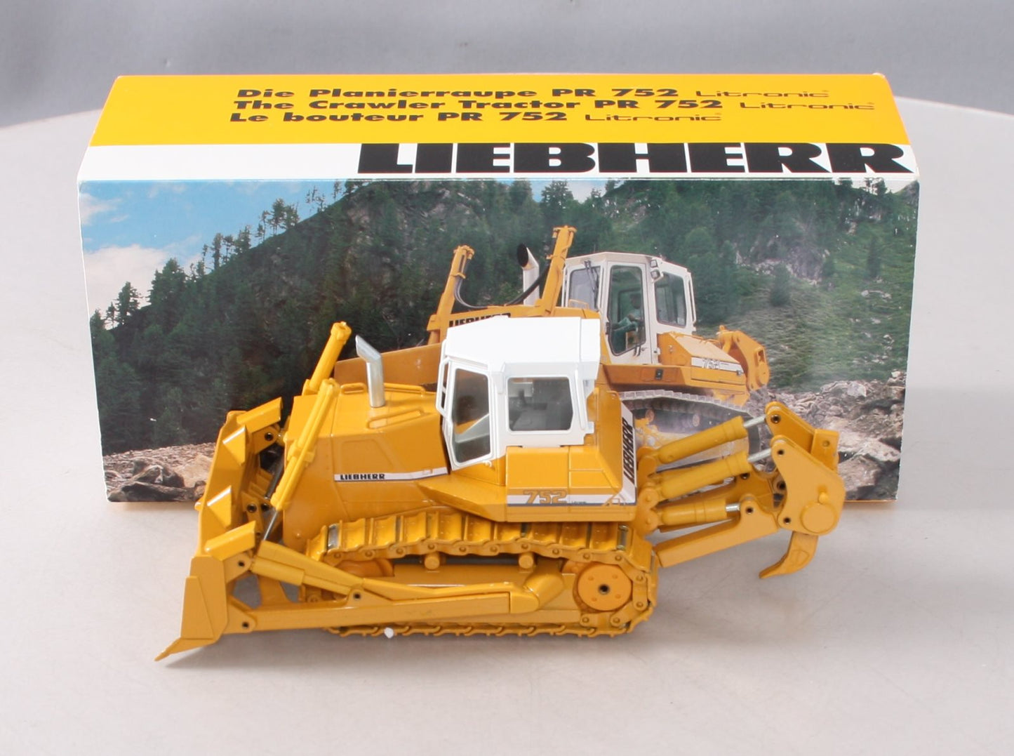Conrad 2806 1:50 Liebherr PR 752 Crawler Tractor NIB