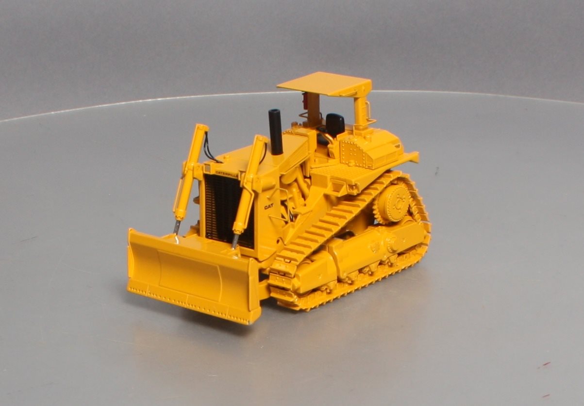 CCM D10 1:48 Scale Diecast Caterpillar Track-Type Tractor w/ U-Blade & Ripper NIB